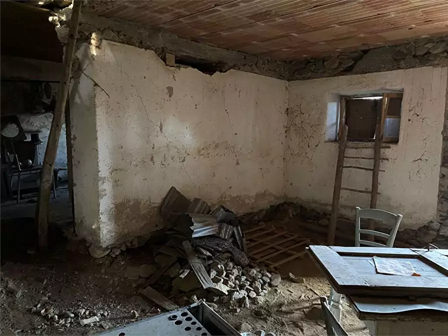 Immagine 21 di Baita in vendita  a Torcegno