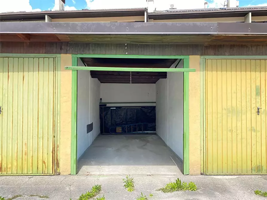 Immagine 2 di Garage in vendita  in Via alessandro spagolla a Borgo Valsugana