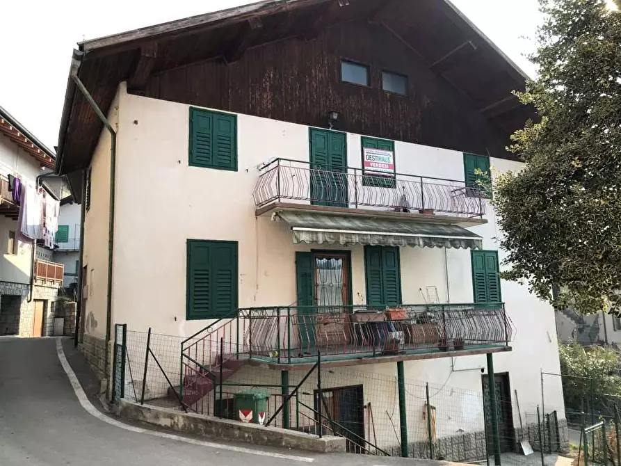 Immagine 1 di Porzione di casa in vendita  in via nuova superiore 5 a Samone