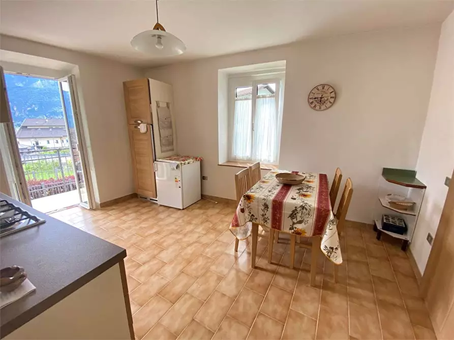 Immagine 1 di Bilocale in affitto  in piazza municipio a Carzano