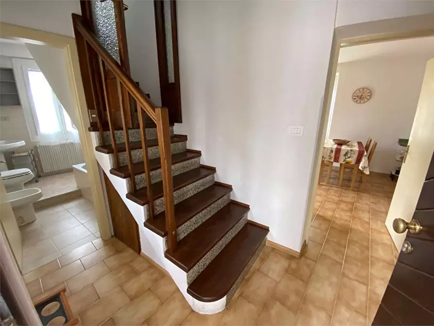 Immagine 8 di Bilocale in affitto  in piazza municipio a Carzano