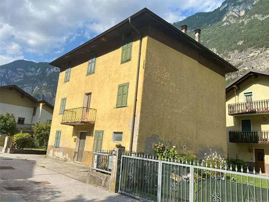 Immagine 1 di Casa indipendente in vendita  in VIA FABIO FILZI  32 a Grigno