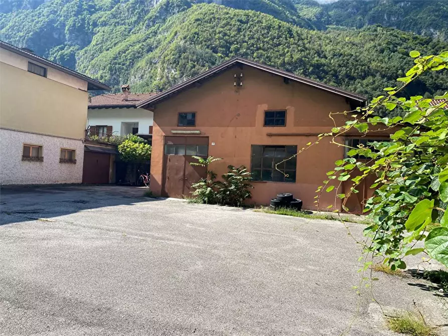 Immagine 5 di Stabile in vendita  in VIA SAN ROCCO  11 a Grigno