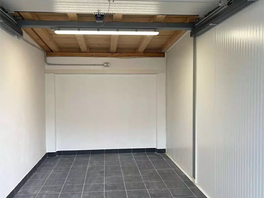Immagine 4 di Garage in vendita  in VIA SPAGOLLA a Borgo Valsugana