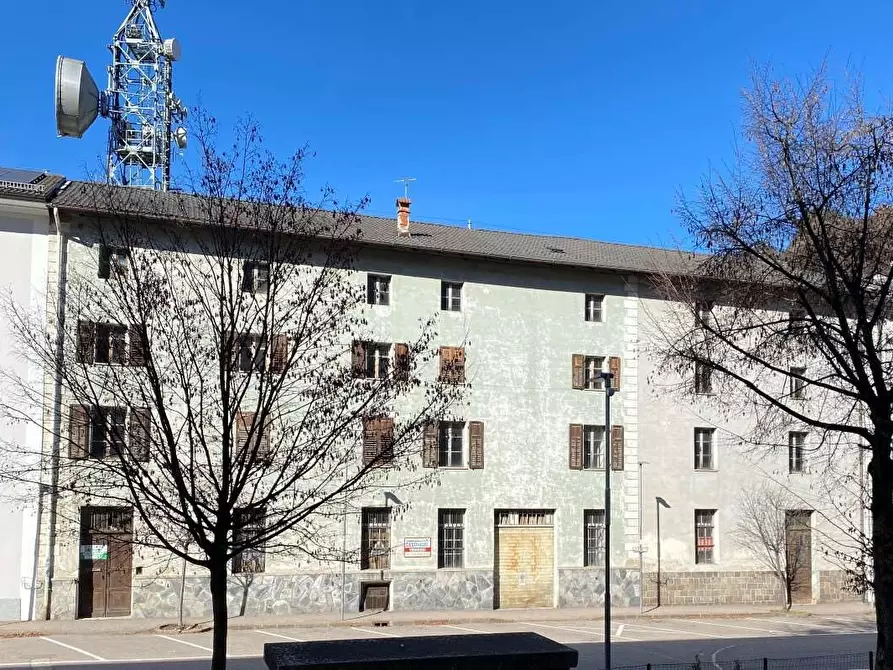 Immagine 2 di Stabile in vendita  in PIAZZA ROMANI a Borgo Valsugana