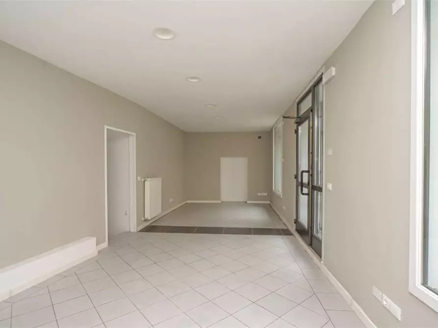 Immagine 1 di Ufficio in affitto  in via fratelli a Borgo Valsugana