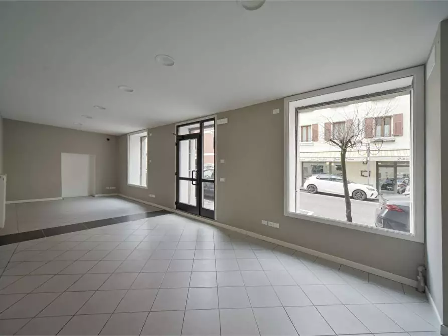 Immagine 2 di Ufficio in vendita  in via fratelli a Borgo Valsugana