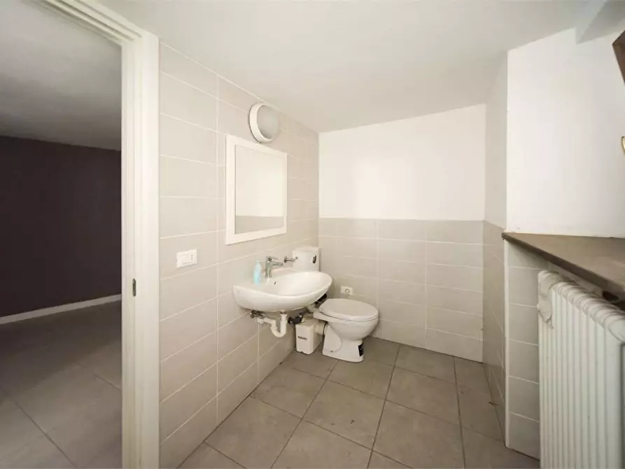 Immagine 4 di Ufficio in vendita  in via fratelli a Borgo Valsugana