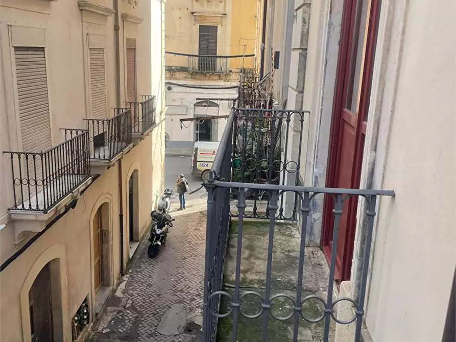 Immagine 13 di Bilocale in affitto  a Siracusa