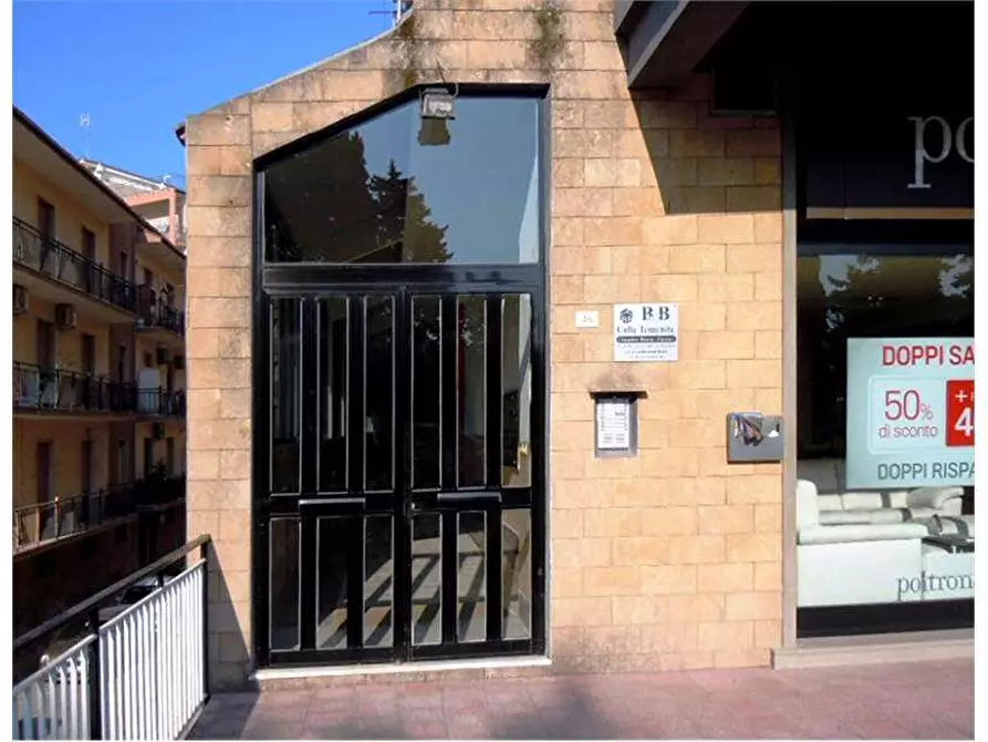 Immagine 18 di Trilocale in affitto  a Siracusa