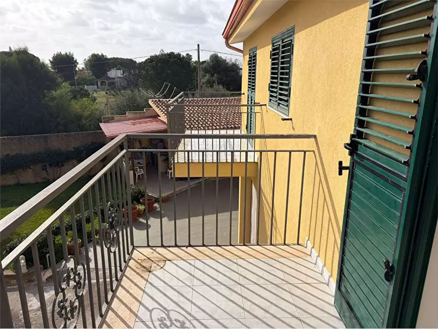 Immagine 3 di Villa in affitto  a Siracusa