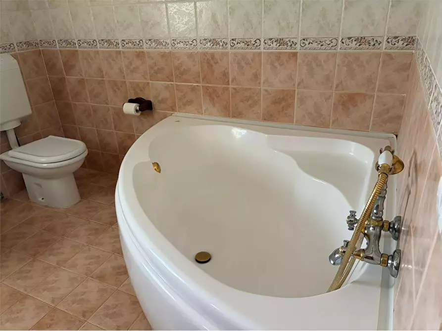 Immagine 13 di Villa in affitto  a Siracusa