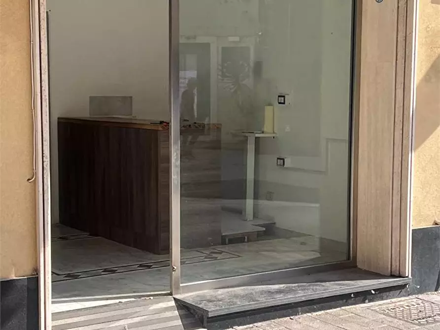 Immagine 1 di Negozio in affitto  in Via del Colle Temenite a Siracusa