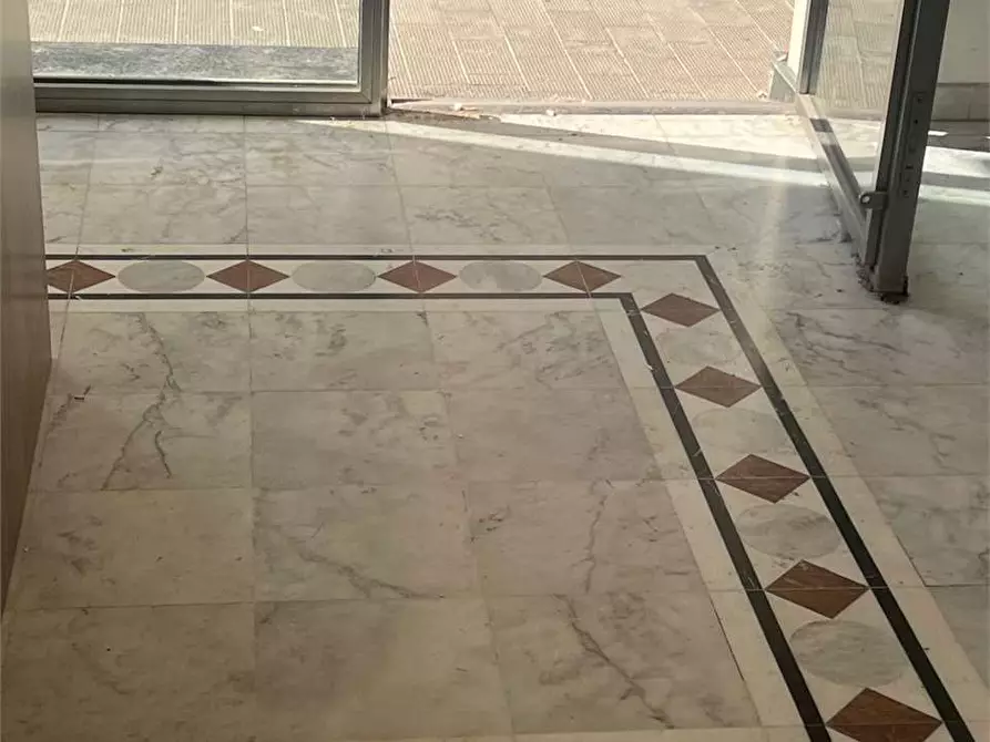 Immagine 4 di Negozio in affitto  in Via del Colle Temenite a Siracusa