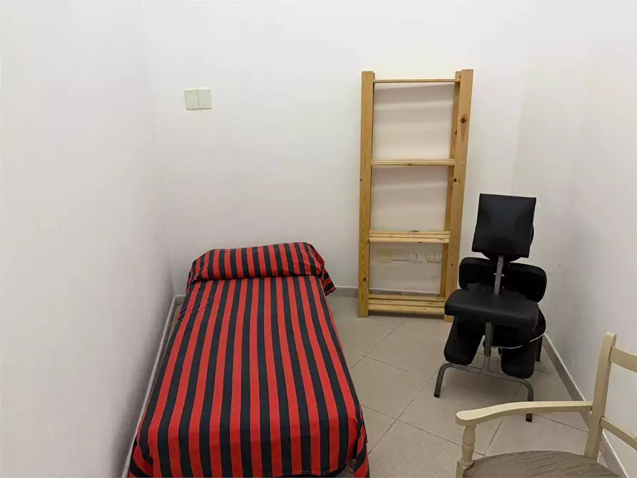 Immagine 13 di Bilocale in affitto  a Siracusa