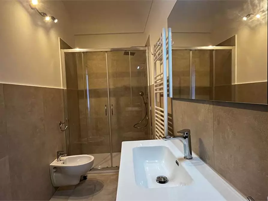 Immagine 8 di Bilocale in affitto  a Siracusa