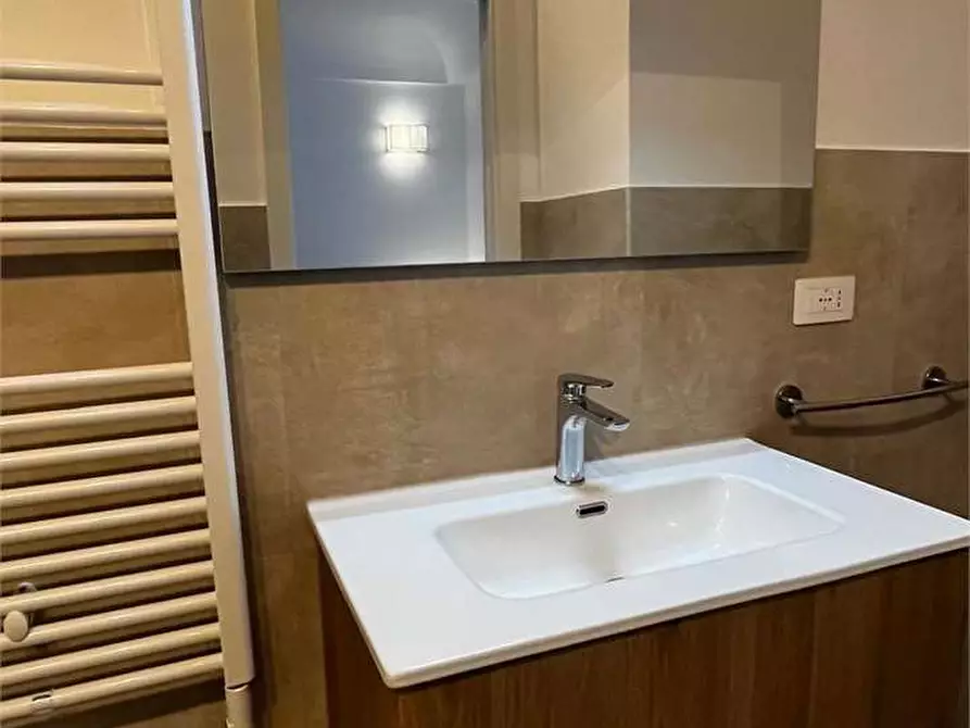 Immagine 10 di Bilocale in affitto  a Siracusa