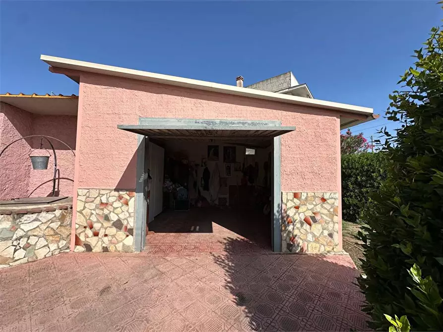 Immagine 2 di Villa in vendita  a Siracusa