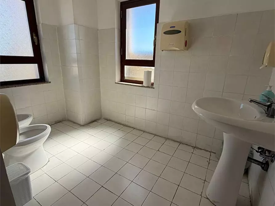 Immagine 20 di Ufficio in vendita  a Siracusa