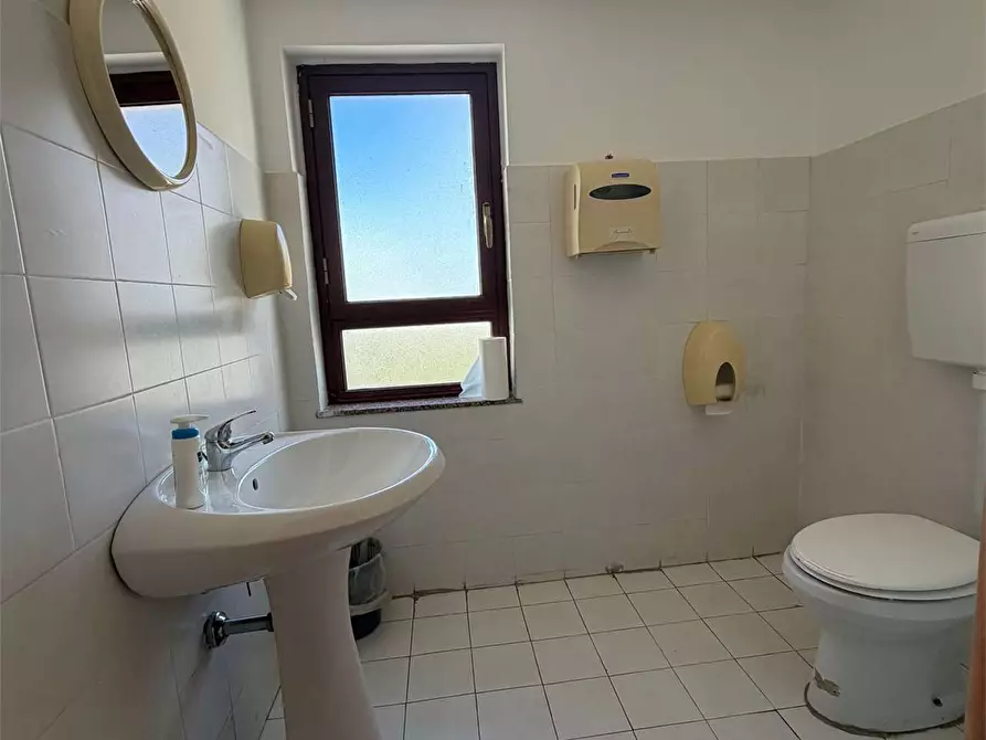 Immagine 21 di Ufficio in vendita  a Siracusa