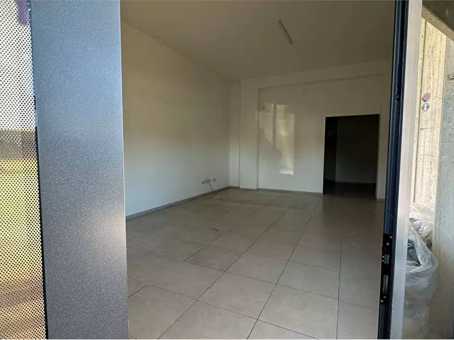 Immagine 5 di Negozio in affitto  in Via scala Greca a Siracusa