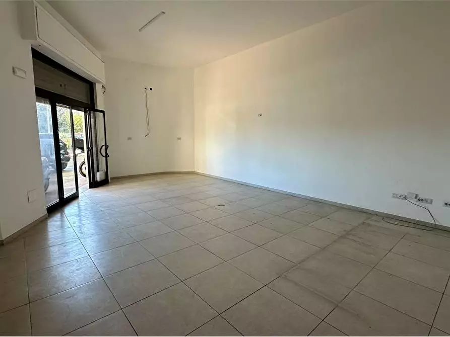 Immagine 2 di Negozio in affitto  in Via scala Greca a Siracusa