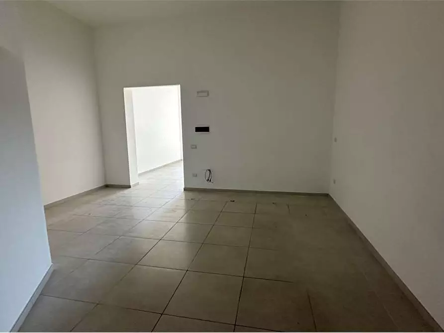 Immagine 14 di Negozio in affitto  in Via scala Greca a Siracusa