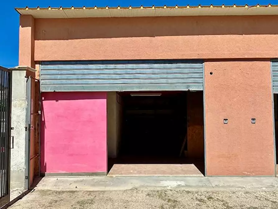 Immagine 1 di Garage in affitto  in Via Moncenisio a Siracusa