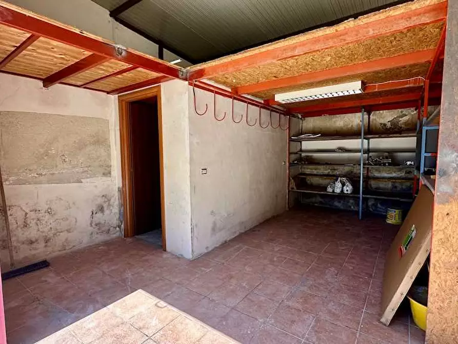 Immagine 2 di Garage in affitto  in Via Moncenisio a Siracusa