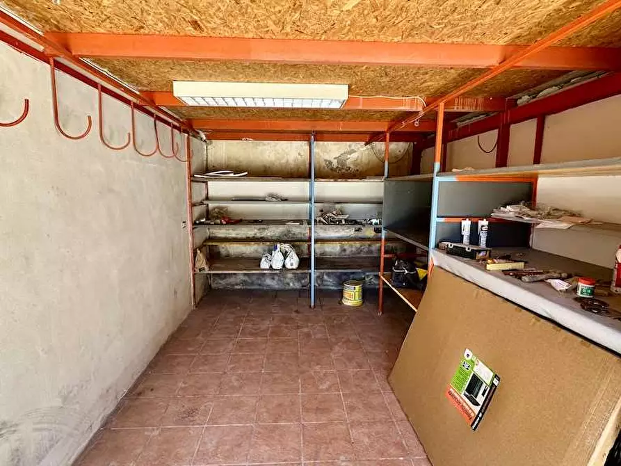 Immagine 4 di Garage in affitto  in Via Moncenisio a Siracusa