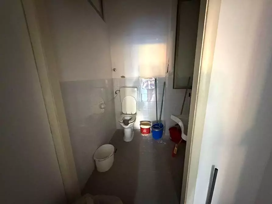 Immagine 4 di Negozio in affitto  in Via Malta a Siracusa