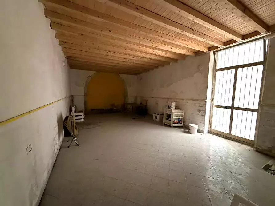 Immagine 8 di Negozio in affitto  in Via Malta a Siracusa