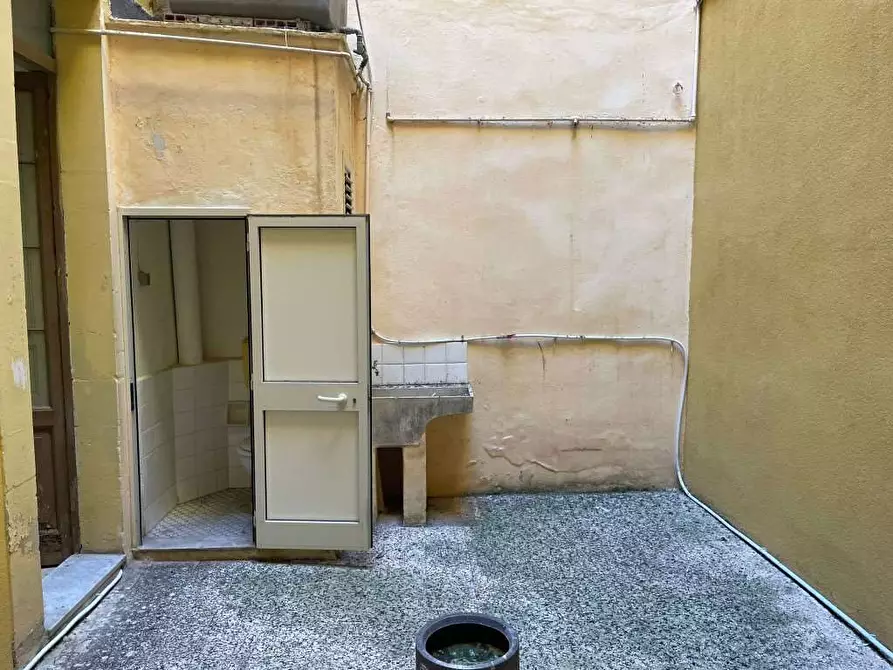 Immagine 10 di Negozio in vendita  a Augusta