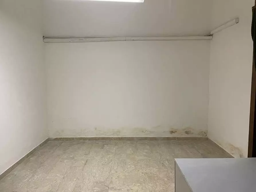 Immagine 11 di Negozio in vendita  a Augusta