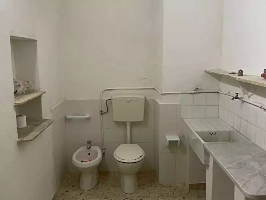 Immagine 13 di Negozio in vendita  a Augusta