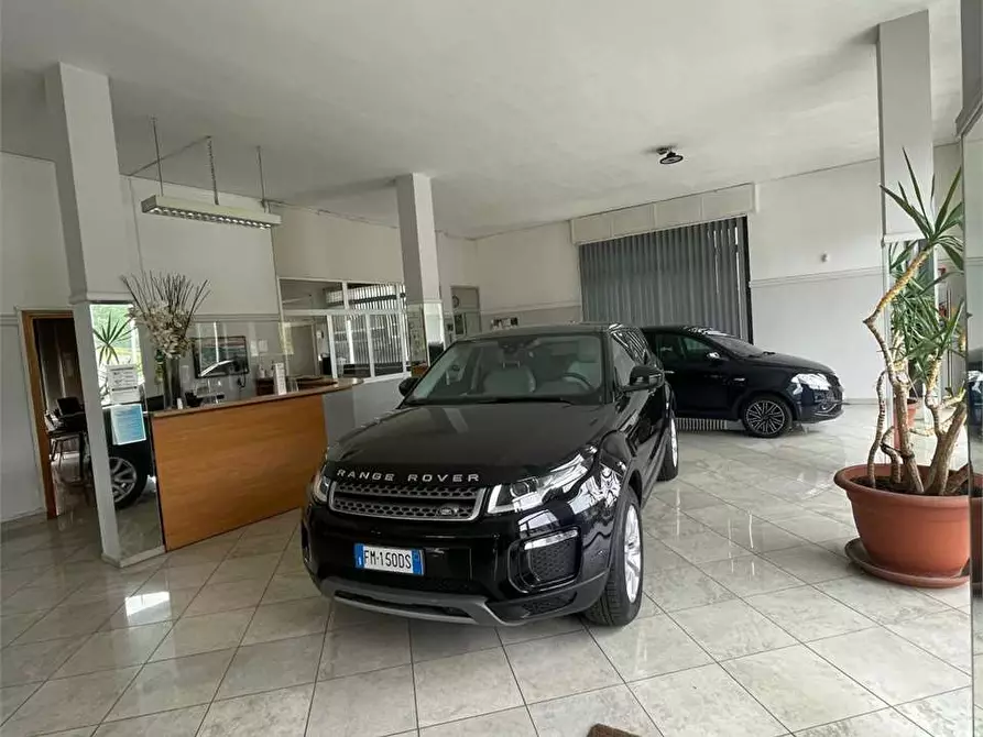 Immagine 5 di Negozio in affitto  in VIA SUSA a Chiusa Di San Michele