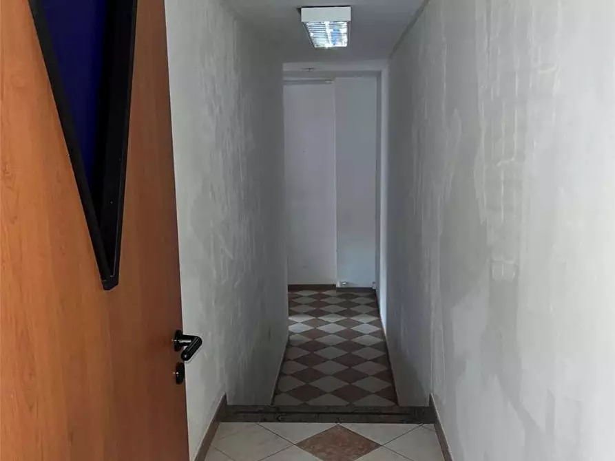 Immagine 7 di Negozio in affitto  in VIA PO 24B a Rivoli