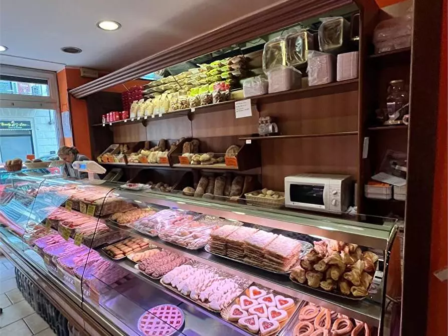 Immagine 2 di Negozio in vendita  in VIA GIOBERTI  54 a Torino