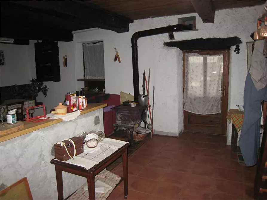 Immagine 10 di Baita in vendita  in barzona 10 a Calasca-Castiglione