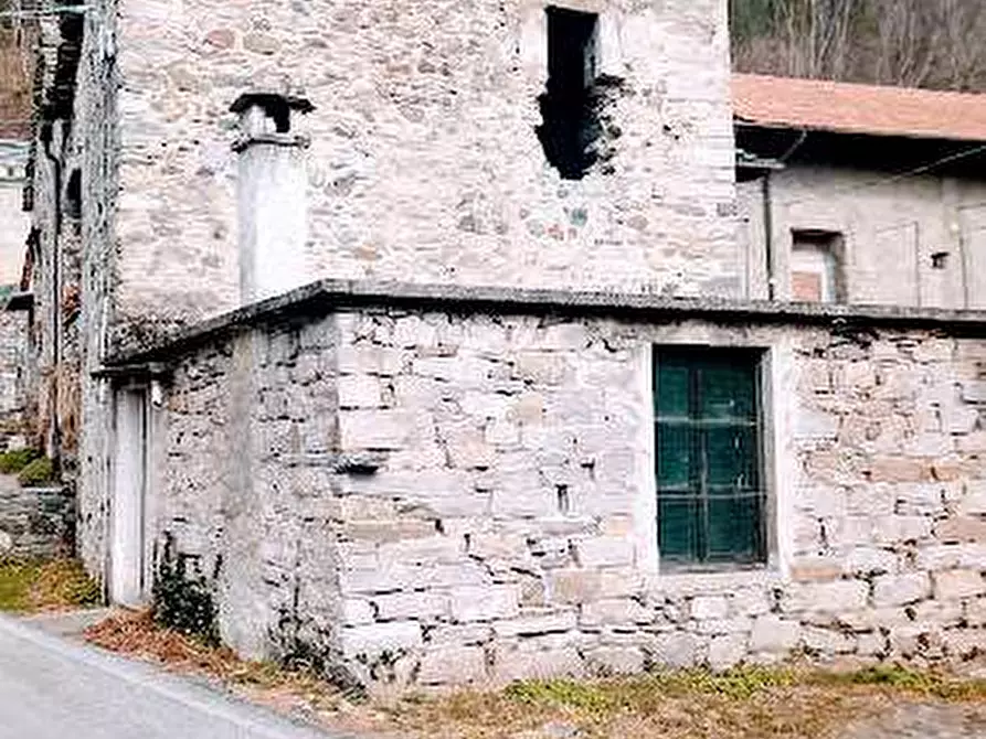 Immagine 2 di Rustico / casale in vendita  in VIA CADUTI DELLA LIBERTA' 43 a Premosello-Chiovenda