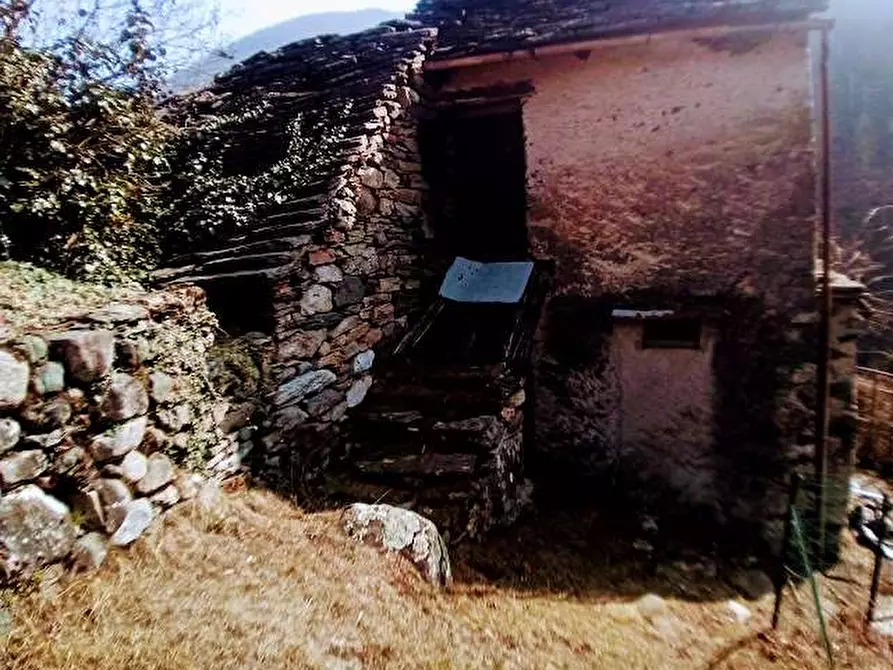 Immagine 23 di Baita in vendita  in messasca a Bognanco