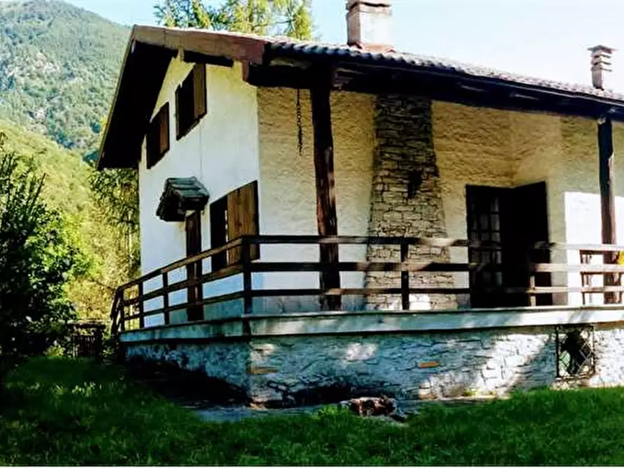 Immagine 1 di Villa in vendita  in calasca dentro 158 a Calasca-Castiglione