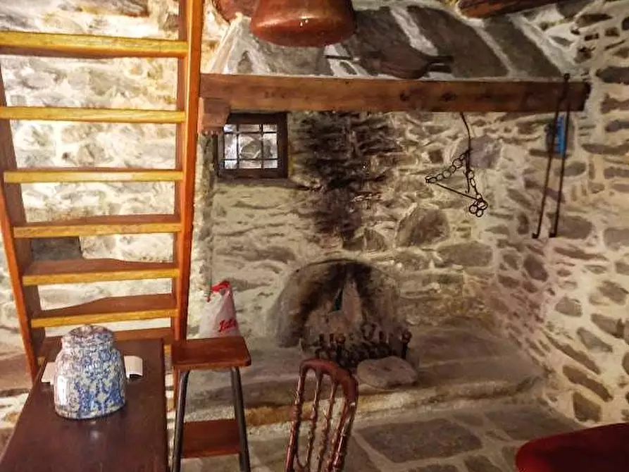 Immagine 15 di Casa indipendente in vendita  in PIAZZA CHIESA a Borgomezzavalle