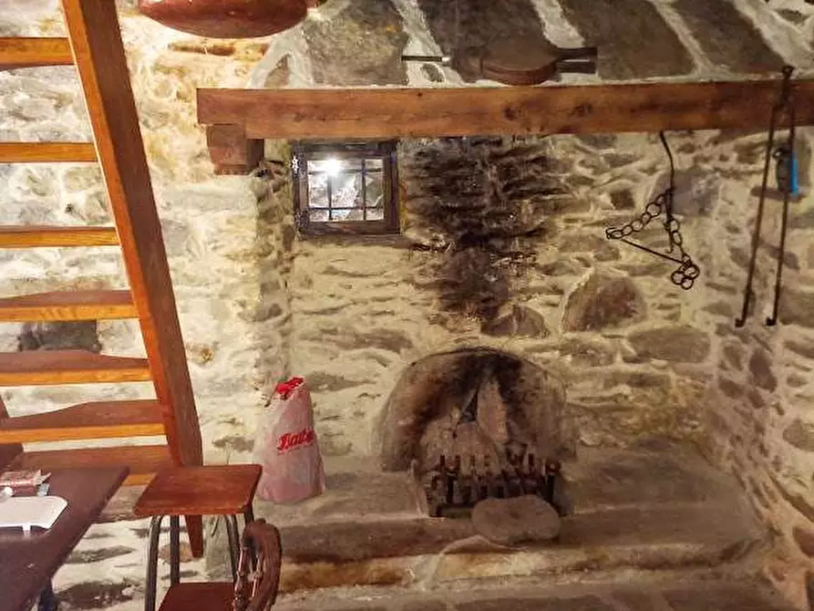 Immagine 2 di Casa indipendente in vendita  in PIAZZA CHIESA a Borgomezzavalle