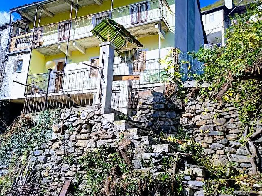 Immagine 1 di Casa indipendente in vendita  in CASA DEI CONTI 17 a Villadossola
