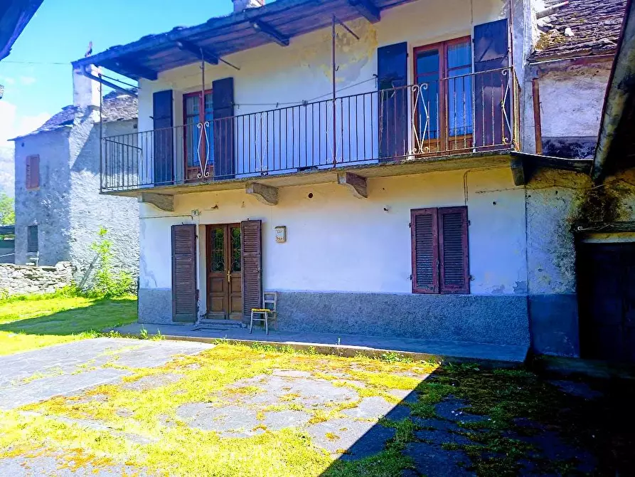 Immagine 1 di Casa indipendente in vendita  in rumianca a Pieve Vergonte