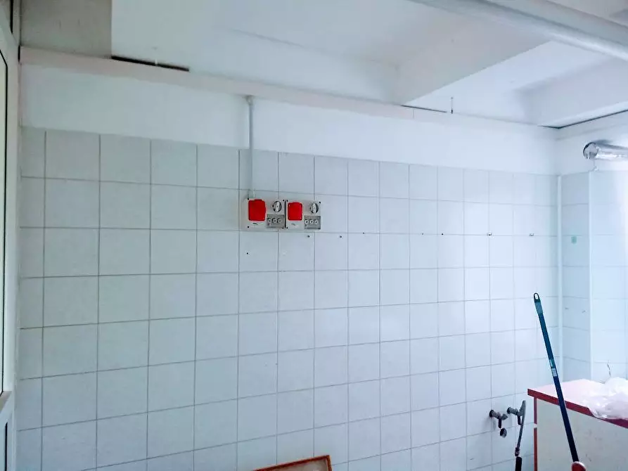 Immagine 25 di Negozio in vendita  in Via Provinciale, , 28855  28, a Masera