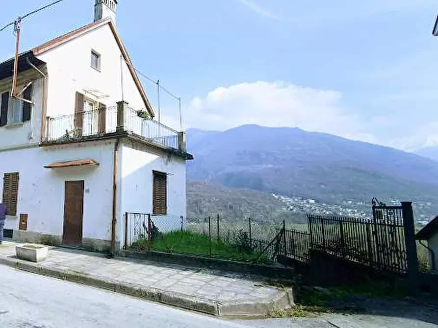 Immagine 1 di Porzione di casa in vendita  in Via Valle Antigorio 20 a Crevoladossola