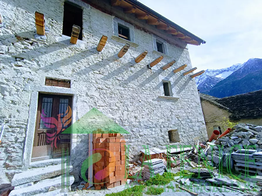 Immagine 1 di Casa indipendente in vendita  in loc. cresta a Premia