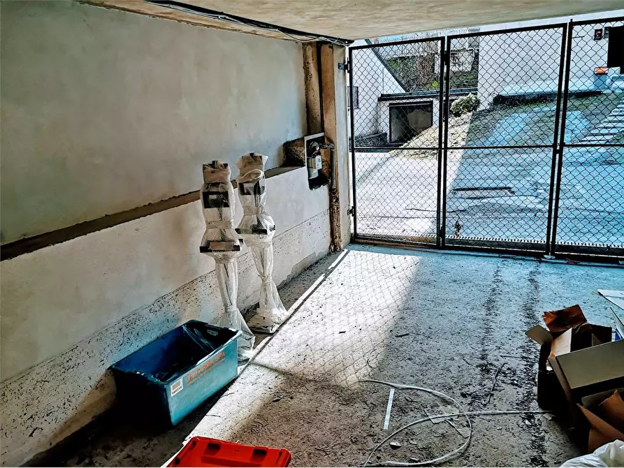 Immagine 34 di Negozio in vendita  in piazza fanfanini a Vogogna